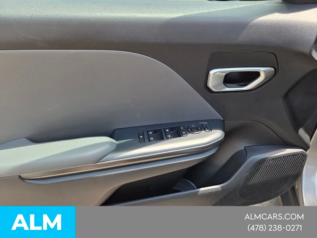 2025 Kia K4 LXS - Photo 26