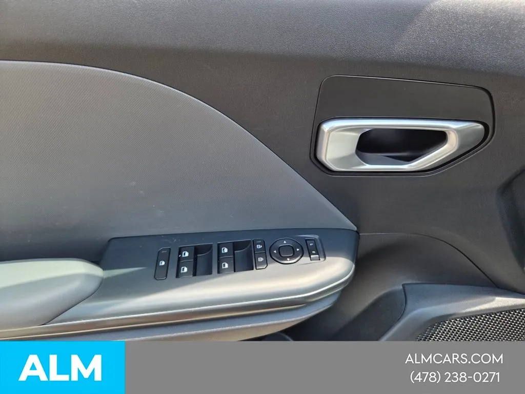 2025 Kia K4 LXS - Photo 25