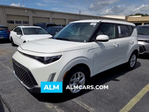 White 2025 Kia Soul LX for sale in Macon, GA