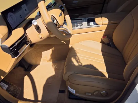 More photos of 2027 Genesis G80 2.5T Advanced at Genesis Macon, GA
