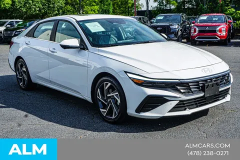 Another view of 2024 Hyundai Elantra Limited for sale in Macon, GA at Genesis Macon