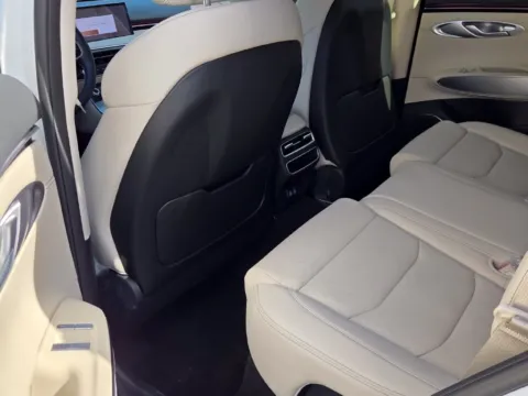 More photos of 2027 Genesis GV70 2.5T Select at Genesis Macon, GA