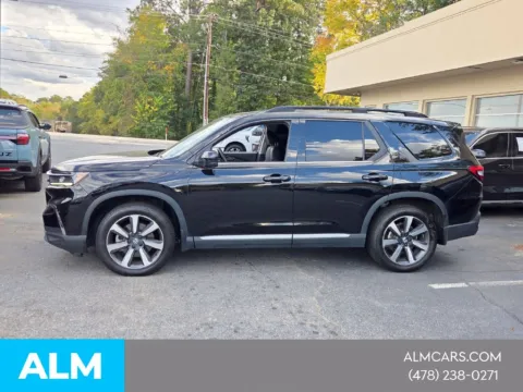 Photos of 2025 Honda Pilot Touring for sale in Macon, GA at Genesis Macon