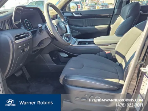 More photos of 2025 Hyundai Palisade Calligraphy Night Edition at Hyundai Warner Robins, GA