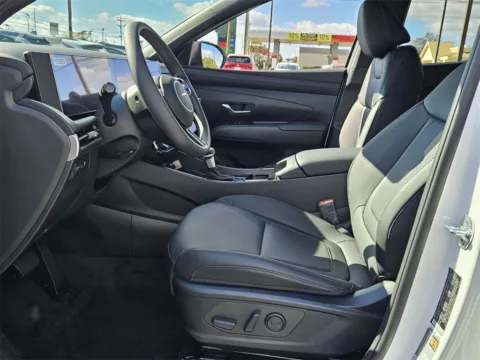 More photos of 2025 Hyundai Santa Cruz SEL at ALM Hyundai Warner Robins, GA