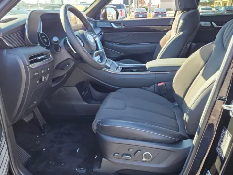 More photos of 2025 Hyundai Palisade Calligraphy Night Edition at Hyundai Warner Robins, GA