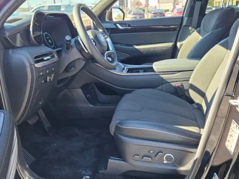 More photos of 2025 Hyundai Palisade Calligraphy Night Edition at Hyundai Warner Robins, GA