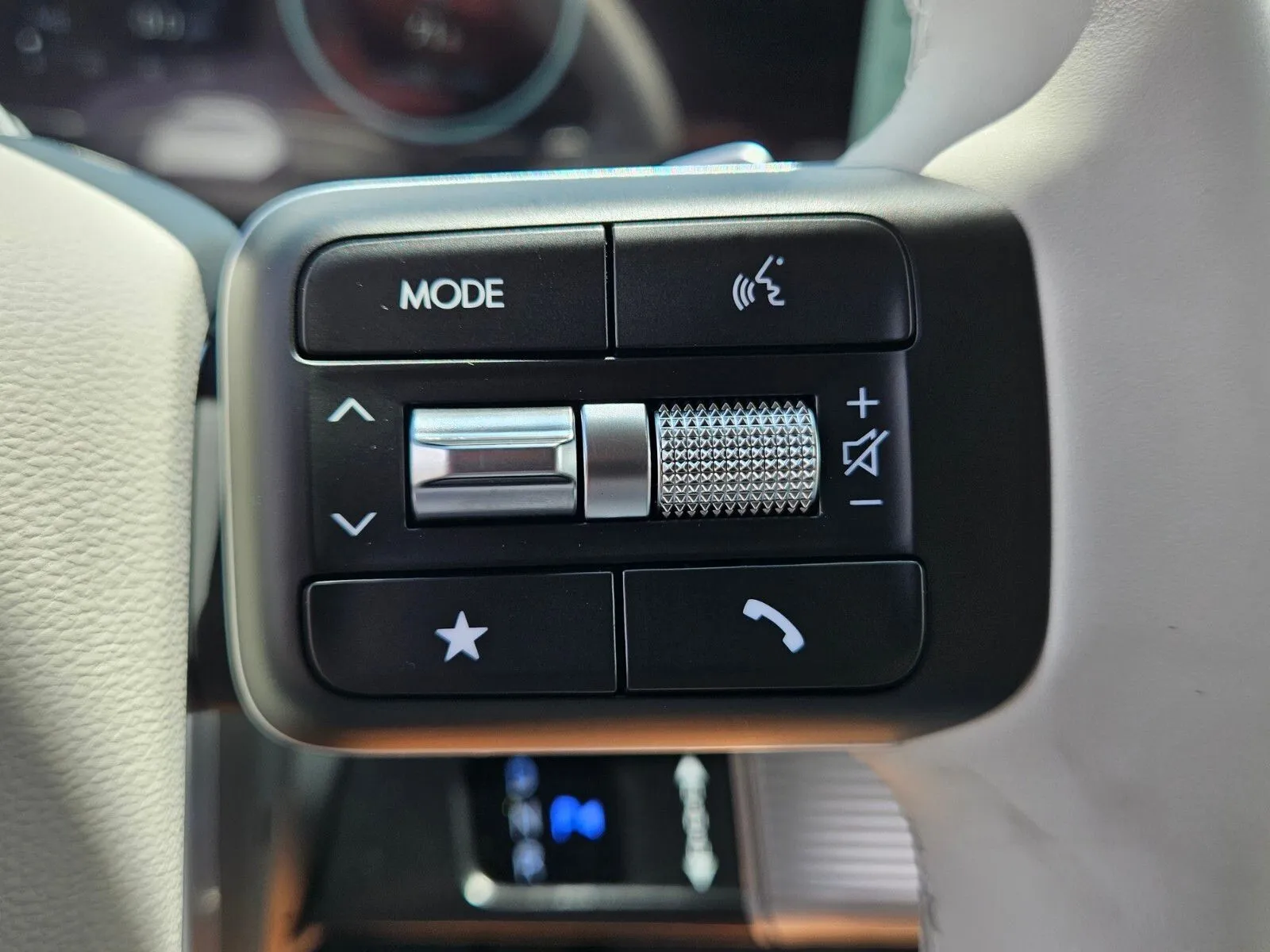 2025 Hyundai Santa Fe Limited - Photo 24