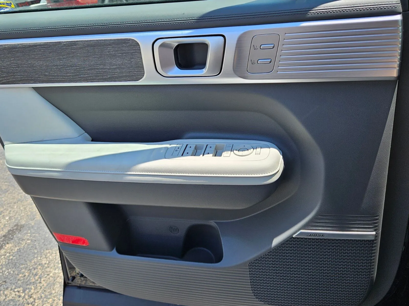 2025 Hyundai Santa Fe Limited - Photo 26