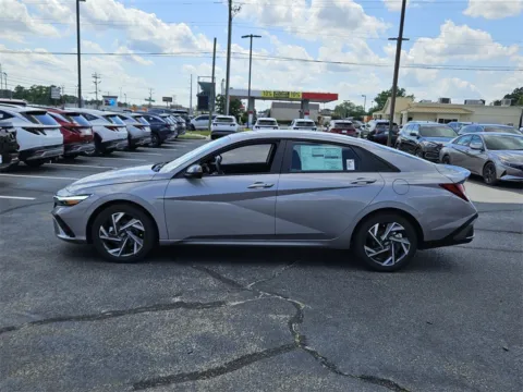 More photos of 2025 Hyundai Elantra SEL Sport at ALM Hyundai Warner Robins, GA