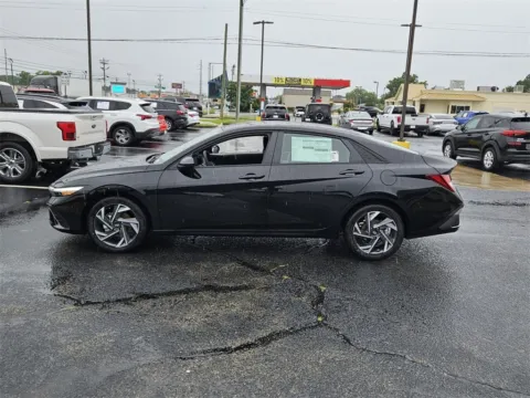 More photos of 2025 Hyundai Elantra SEL Sport at ALM Hyundai Warner Robins, GA