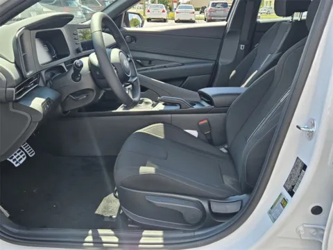 More photos of 2025 Hyundai Elantra SEL Sport at ALM Hyundai Warner Robins, GA