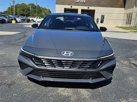 Photos of 2025 Hyundai Elantra SEL Sport for sale in Warner Robins, GA at ALM Hyundai Warner Robins