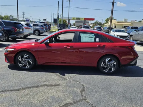 More photos of 2025 Hyundai Elantra SEL Sport at ALM Hyundai Warner Robins, GA