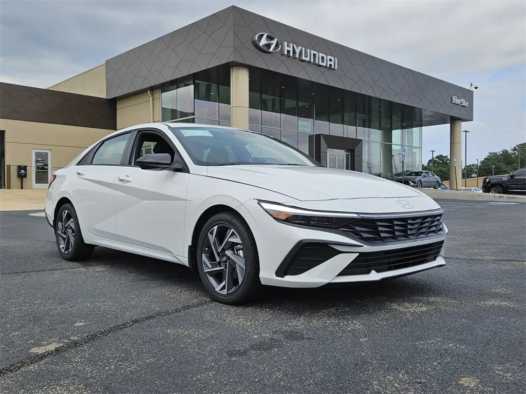 White 2025 Hyundai Elantra SEL Sport for sale in Warner Robins, GA