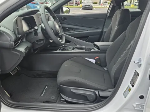 More photos of 2025 Hyundai Elantra SEL Sport at ALM Hyundai Warner Robins, GA