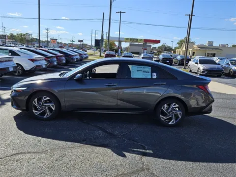 More photos of 2025 Hyundai Elantra SEL Sport at ALM Hyundai Warner Robins, GA