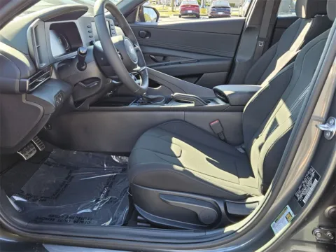 More photos of 2025 Hyundai Elantra SEL Sport at ALM Hyundai Warner Robins, GA