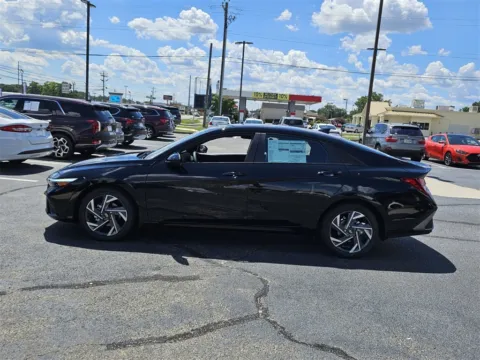 More photos of 2025 Hyundai Elantra SEL Sport at ALM Hyundai Warner Robins, GA