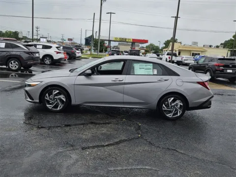 More photos of 2025 Hyundai Elantra SEL Sport at ALM Hyundai Warner Robins, GA