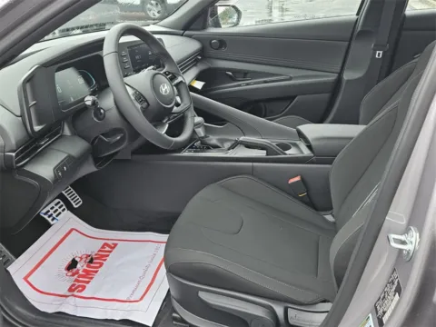 More photos of 2025 Hyundai Elantra SEL Sport at ALM Hyundai Warner Robins, GA