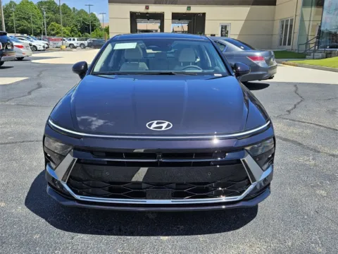 Photos of 2025 Hyundai Sonata Hybrid Limited for sale in Warner Robins, GA at ALM Hyundai Warner Robins