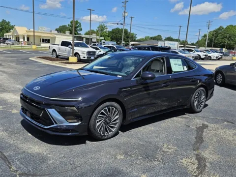 Another view of 2025 Hyundai Sonata Hybrid Limited for sale in Warner Robins, GA at ALM Hyundai Warner Robins