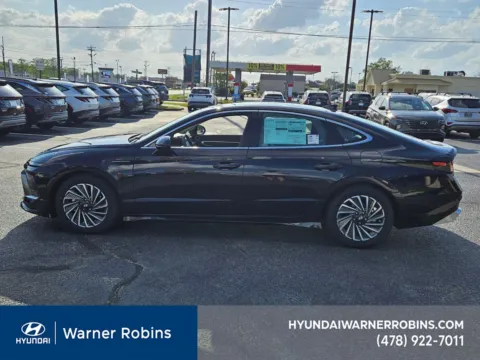 More photos of 2025 Hyundai Sonata Hybrid Limited at Hyundai Warner Robins, GA