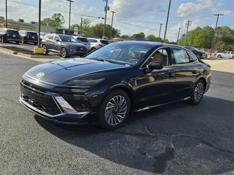 Another view of 2025 Hyundai Sonata Hybrid Limited for sale in Warner Robins, GA at ALM Hyundai Warner Robins