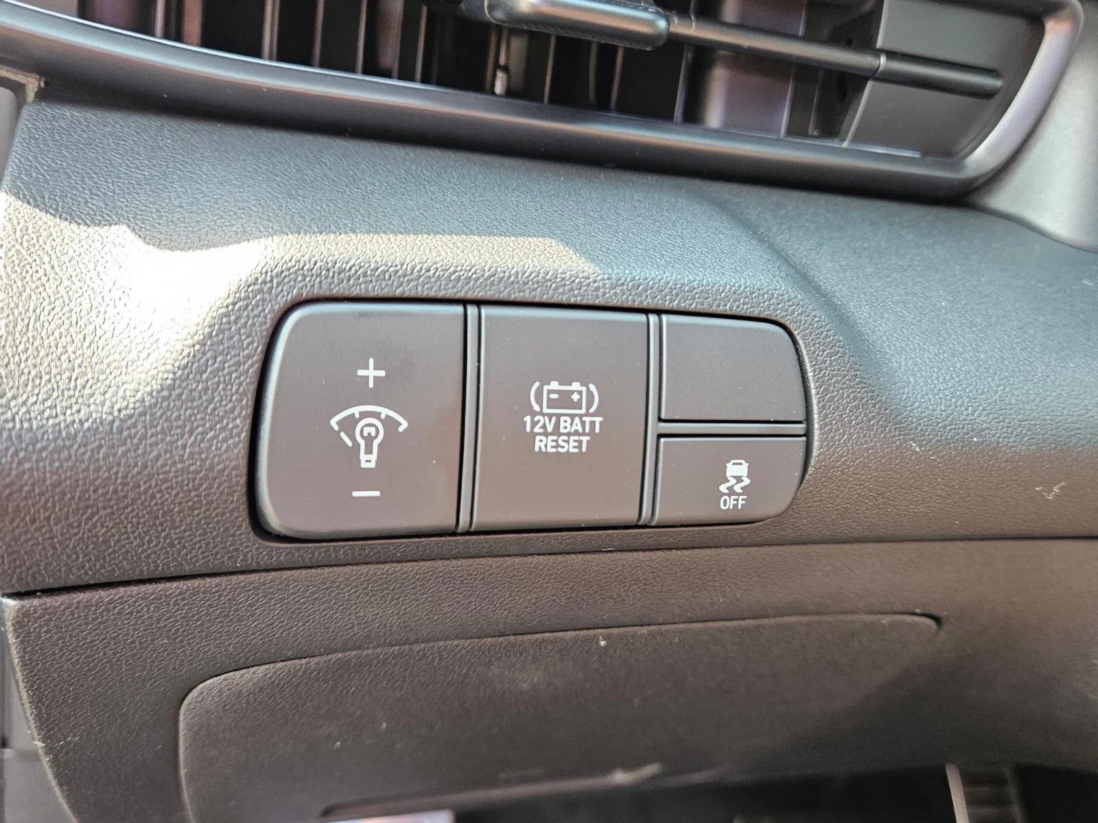 2025 Hyundai Elantra Blue - Photo 25