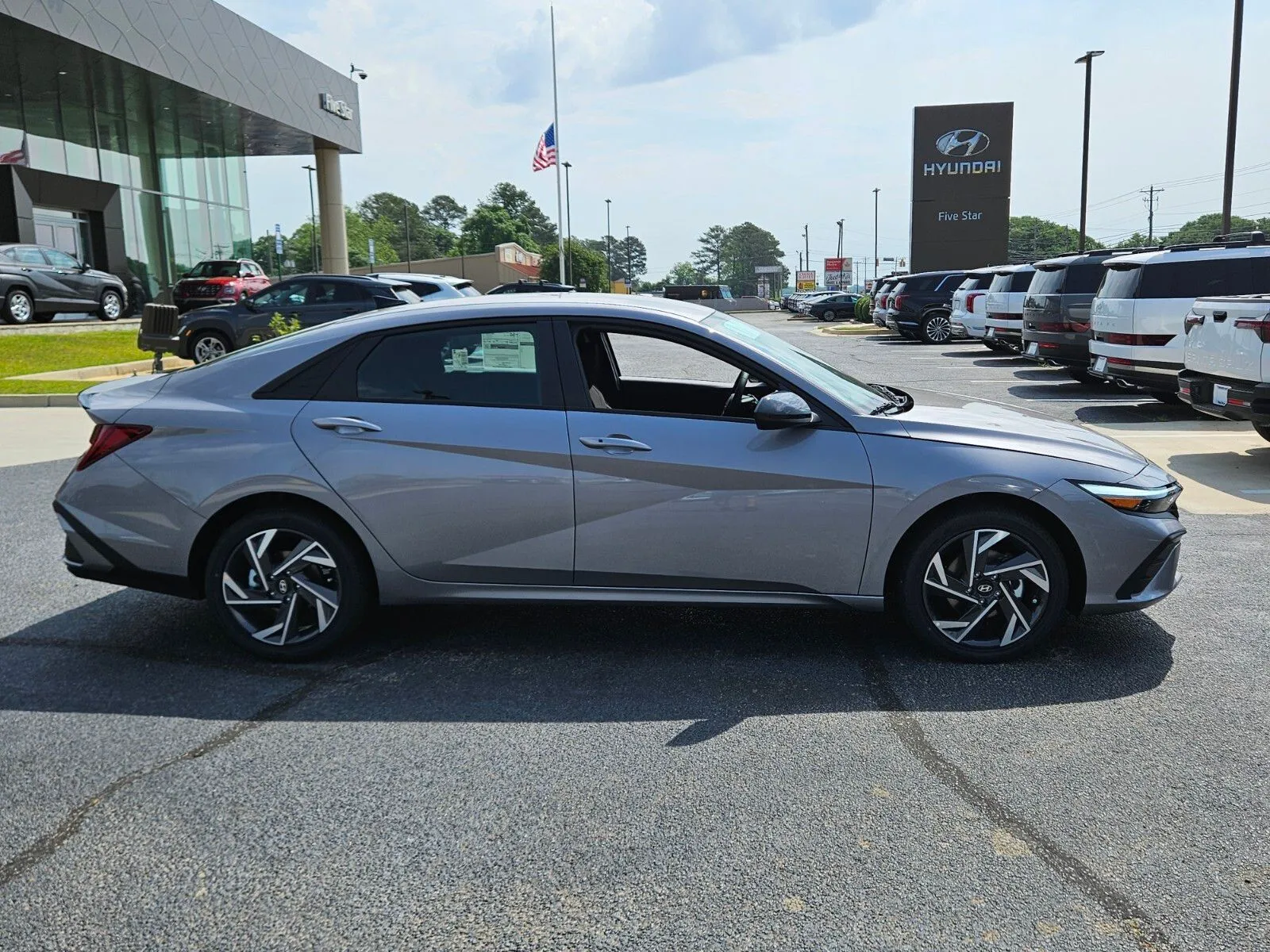 2025 Hyundai Elantra Blue - Photo 13