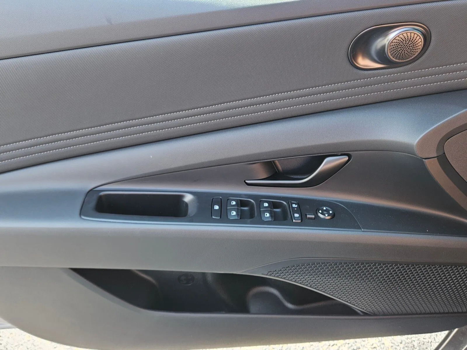 2025 Hyundai Elantra Blue - Photo 26