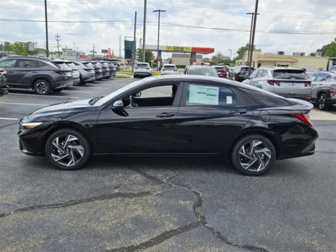 More photos of 2025 Hyundai Elantra Hybrid SEL Sport at ALM Hyundai Warner Robins, GA