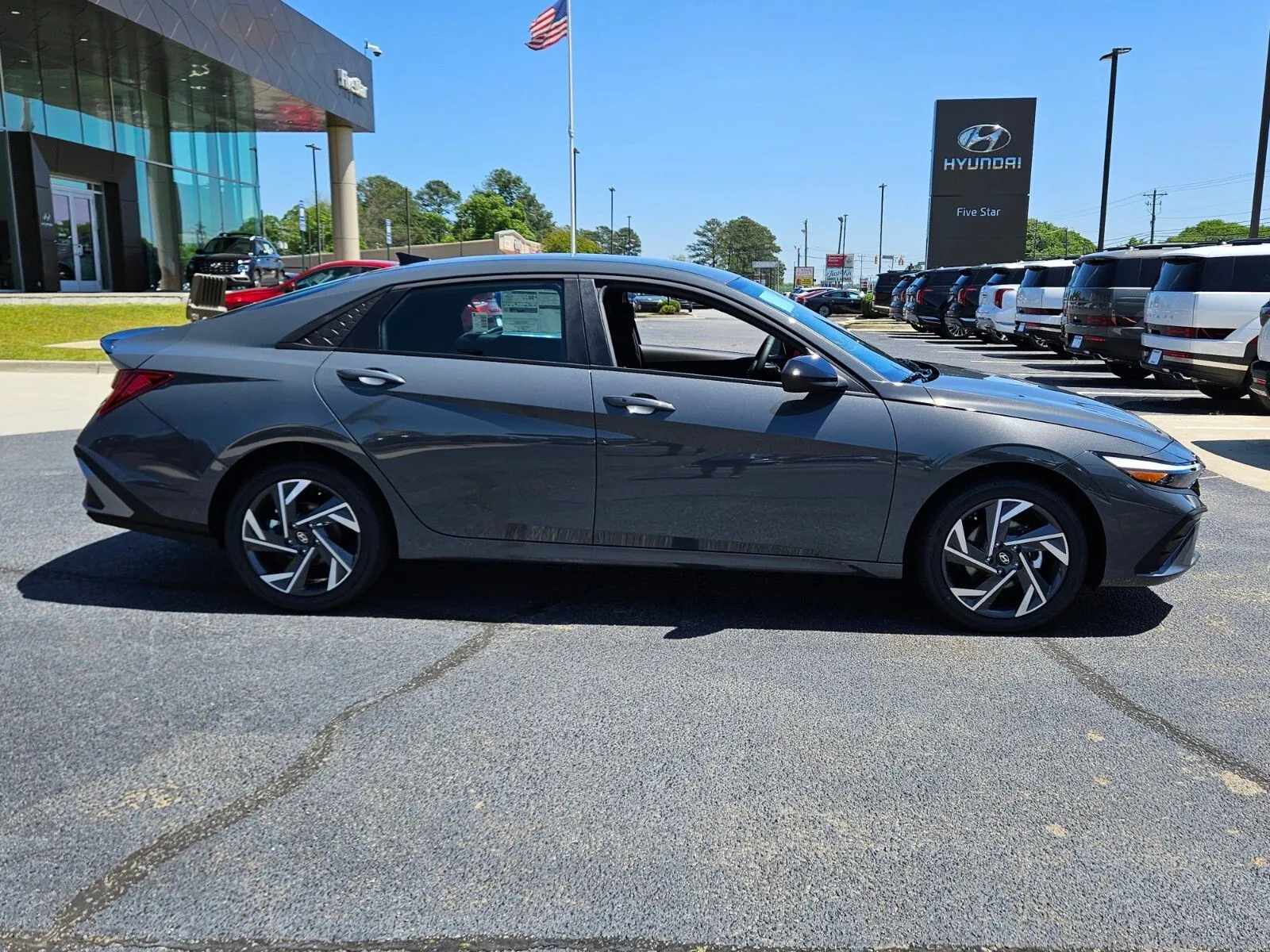 2025 Hyundai Elantra Blue - Photo 13