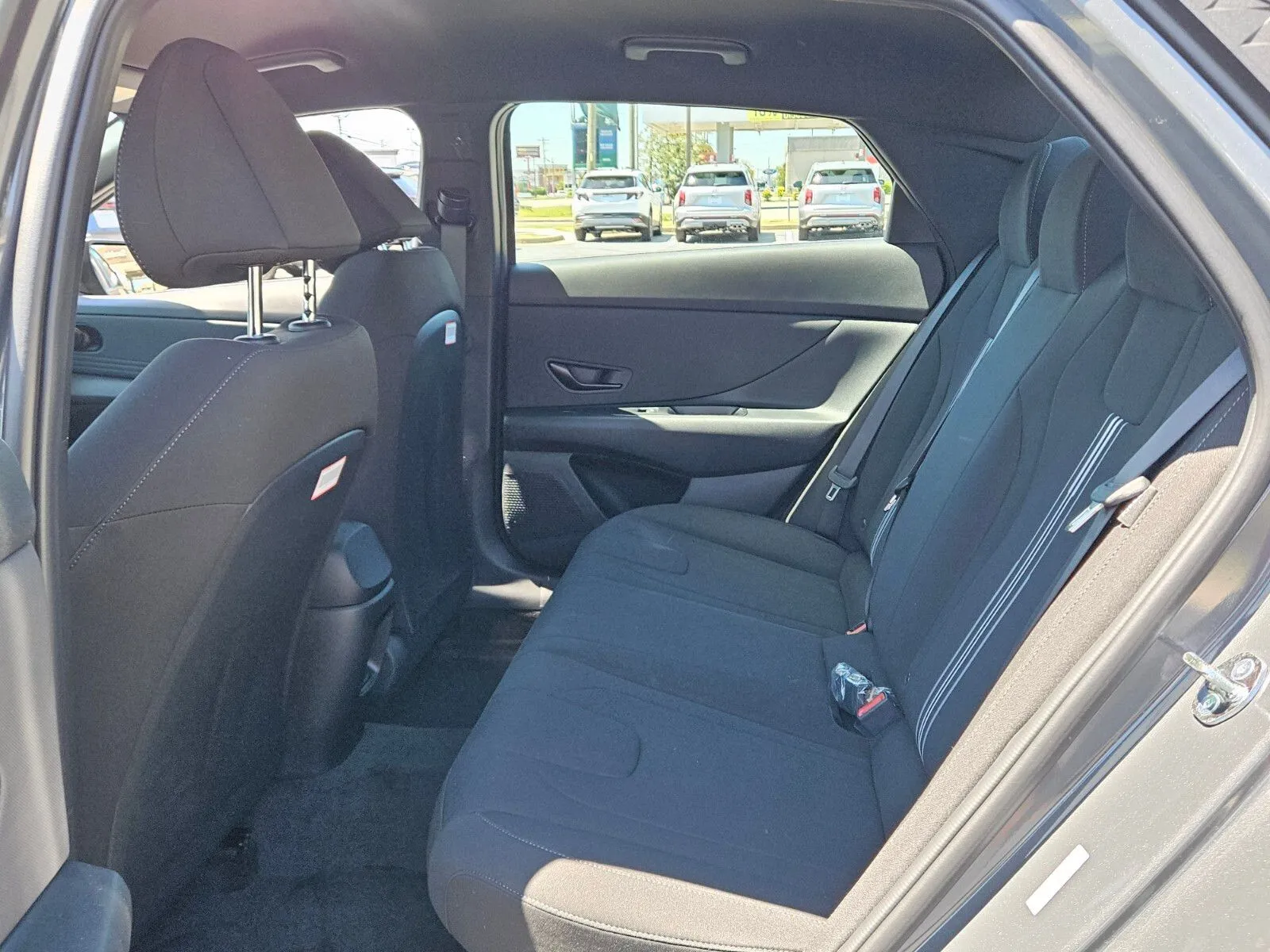 2025 Hyundai Elantra Blue - Photo 6