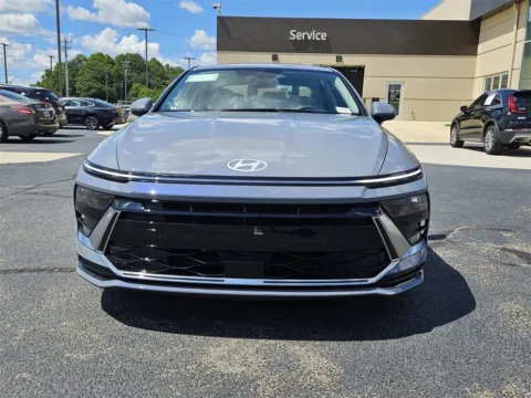 Photos of 2025 Hyundai Sonata Hybrid SEL for sale in Warner Robins, GA at ALM Hyundai Warner Robins