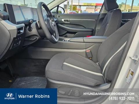 More photos of 2025 Hyundai Sonata Hybrid SEL at Hyundai Warner Robins, GA