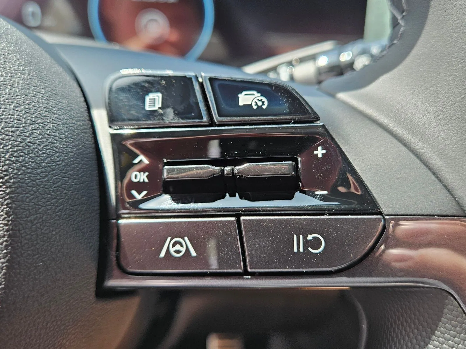 2025 Hyundai Elantra Blue - Photo 25