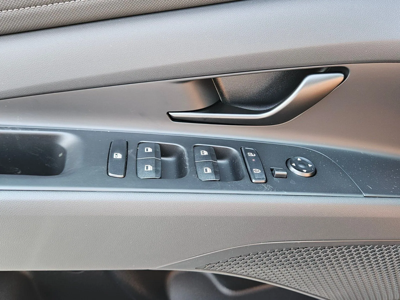 2025 Hyundai Elantra Blue - Photo 28