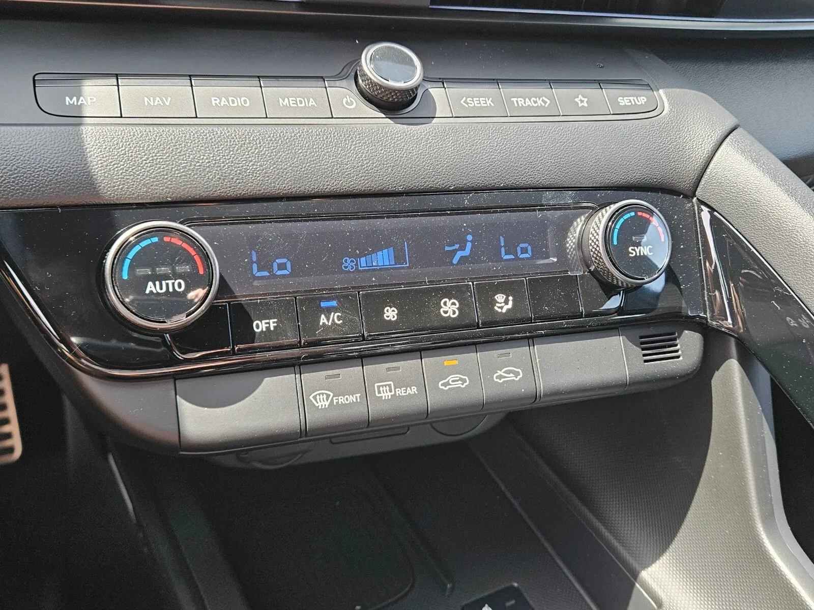 2025 Hyundai Elantra Blue - Photo 21