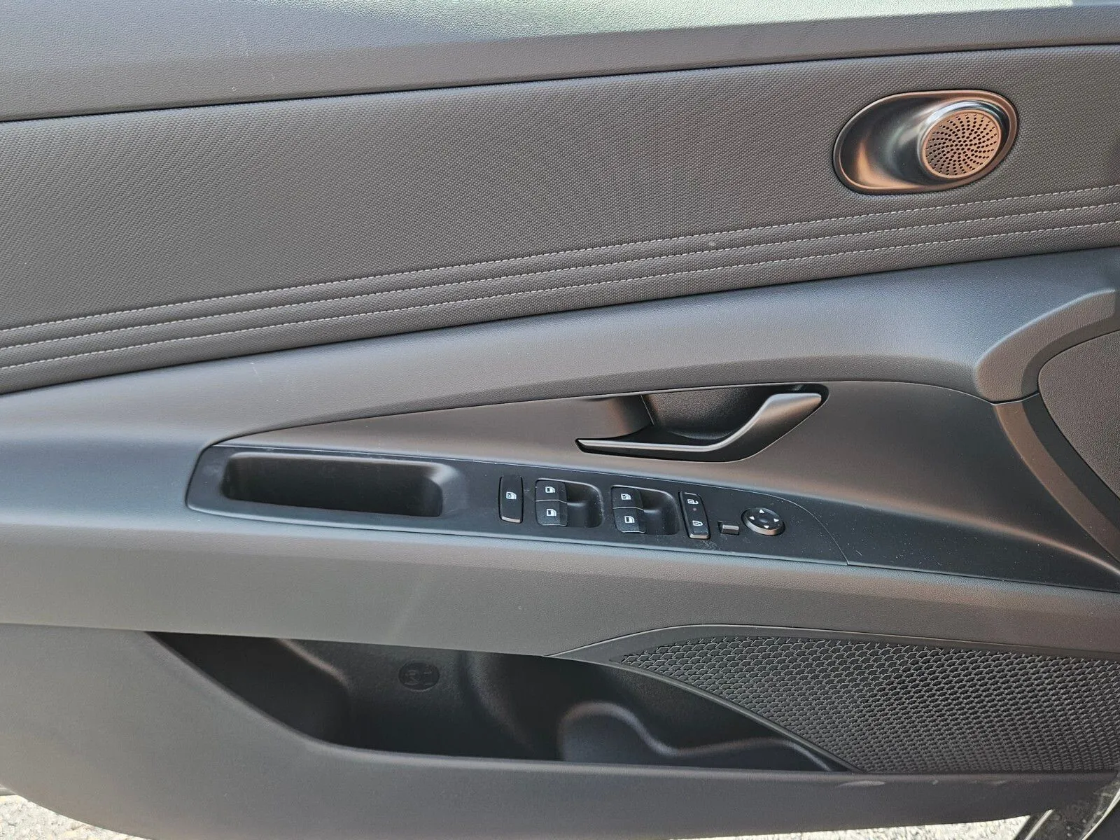 2025 Hyundai Elantra Blue - Photo 27