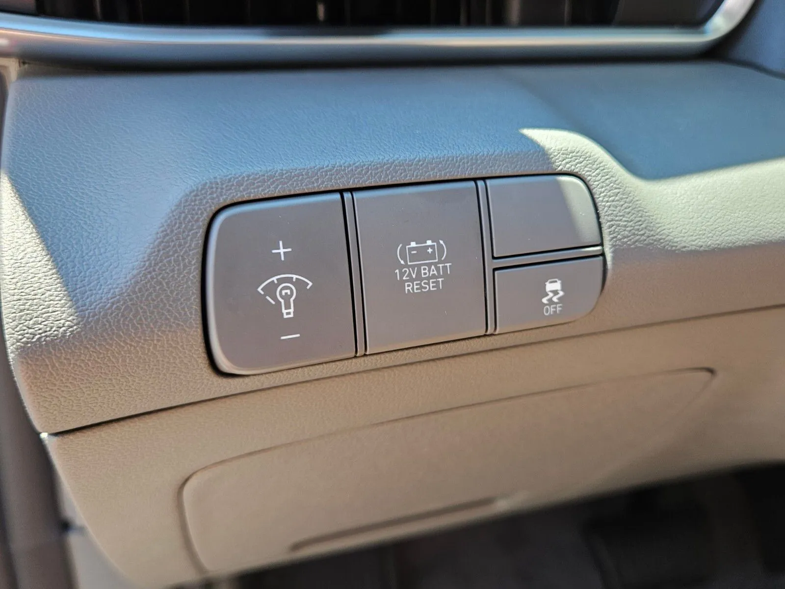 2025 Hyundai Elantra Blue - Photo 25