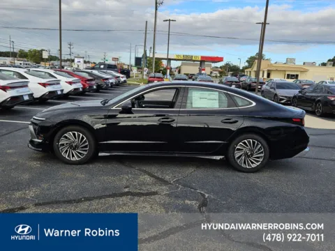 More photos of 2025 Hyundai Sonata Hybrid SEL at Hyundai Warner Robins, GA