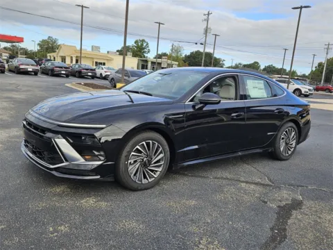 Another view of 2025 Hyundai Sonata Hybrid SEL for sale in Warner Robins, GA at ALM Hyundai Warner Robins
