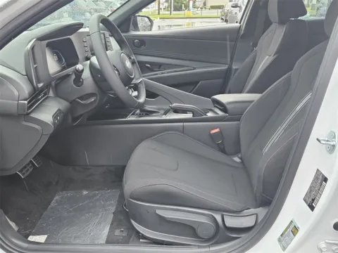 More photos of 2025 Hyundai Elantra SEL Sport at ALM Hyundai Warner Robins, GA