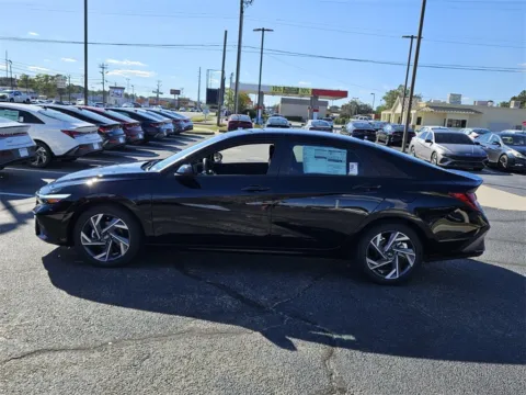 More photos of 2025 Hyundai Elantra SEL Sport at ALM Hyundai Warner Robins, GA