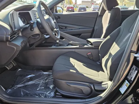 More photos of 2025 Hyundai Elantra SEL Sport at ALM Hyundai Warner Robins, GA