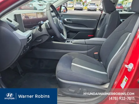 More photos of 2025 Hyundai Sonata SEL Convenience at Hyundai Warner Robins, GA