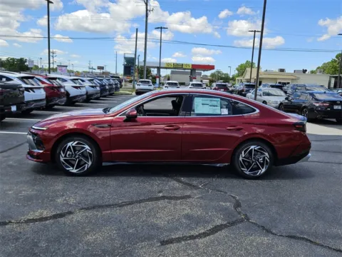 More photos of 2025 Hyundai Sonata SEL Convenience at ALM Hyundai Warner Robins, GA