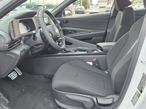 More photos of 2025 Hyundai Elantra SEL Sport at ALM Hyundai Warner Robins, GA